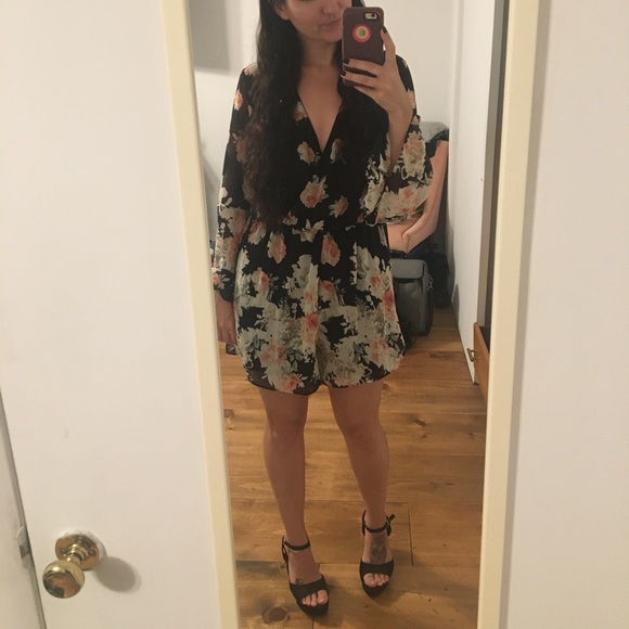 🟢BOGO FREE🟢 Gorgeous Romper - Picture 8 of 11